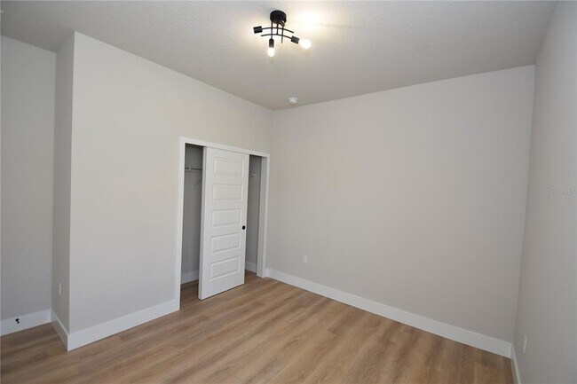 Building Photo - 18 Wood Amber Ln