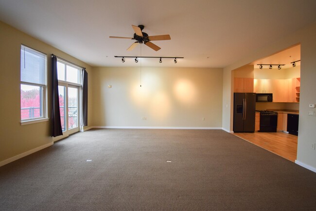 Building Photo - 1425 NE 61st Ave