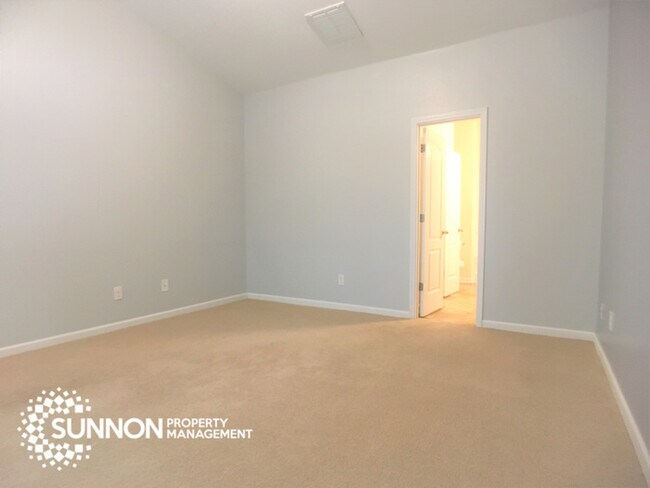 Building Photo - Beautiful 3BR 2BA Ranch with Backyard Oasis