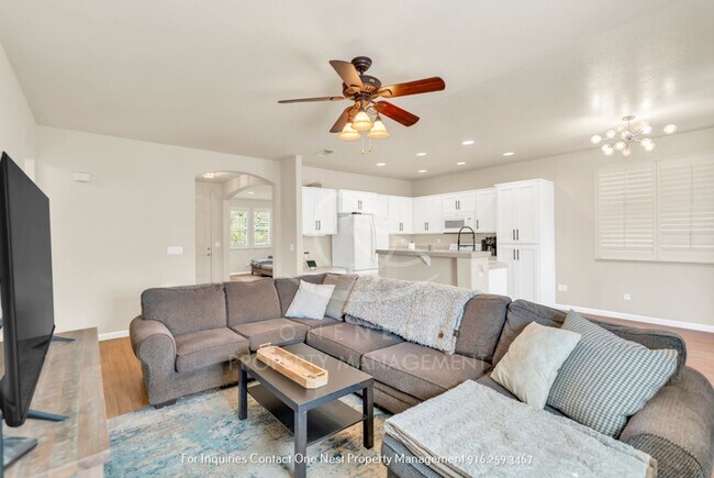 Building Photo - 563 Aspen Meadows Way