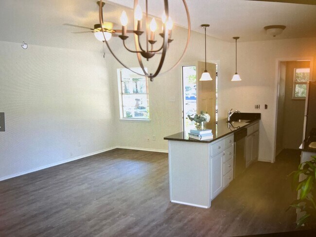 Building Photo - LIVINGSTON2701-03