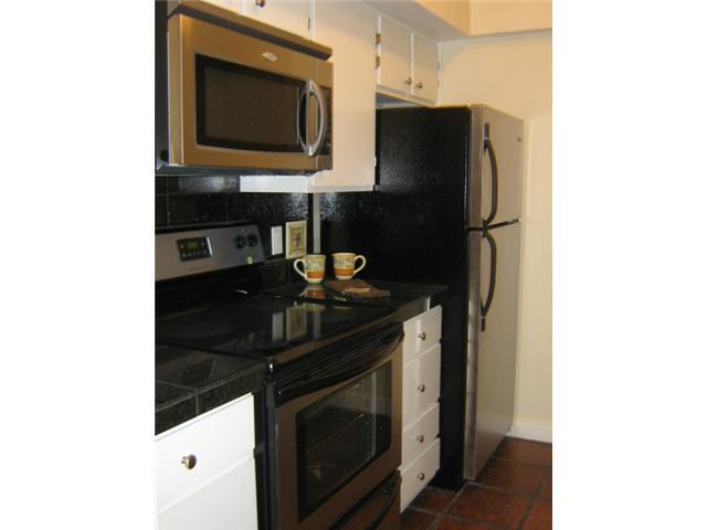 Building Photo - 1217 1/2 W 39th St