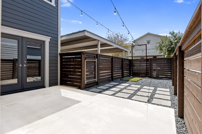 Building Photo - 1114 N Olive St