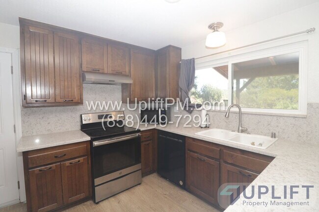 Building Photo - 15436 Las Manzanitas Rd
