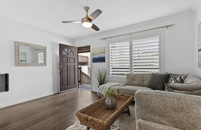 Building Photo - Chic Oceanside Retreat: 1-Bedroom with Sce...