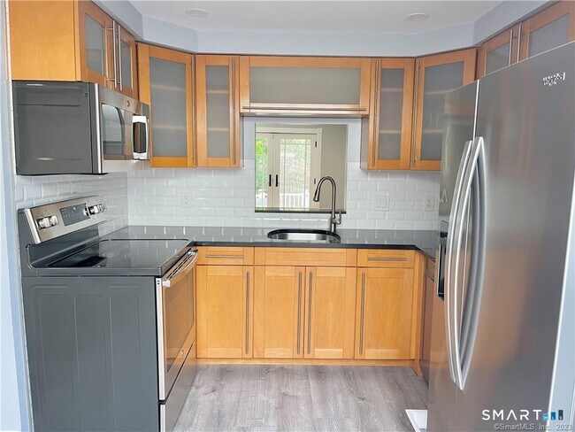 Building Photo - 35 Seaside Ave