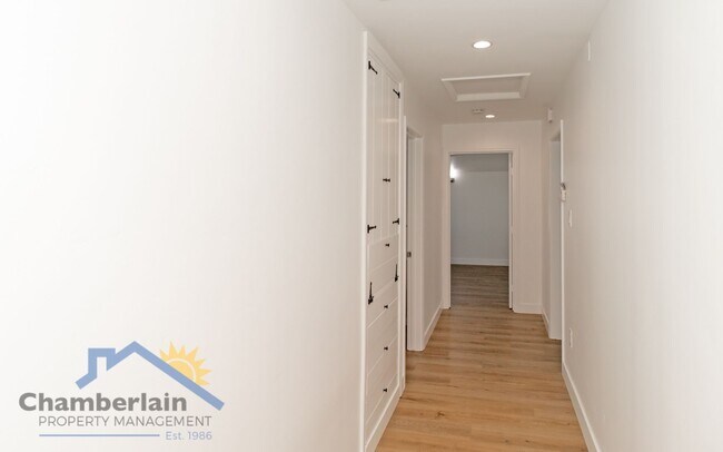 Building Photo - Spectacular View from this Single Story Home!