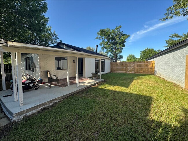 Building Photo - 5409 Deborah Ln
