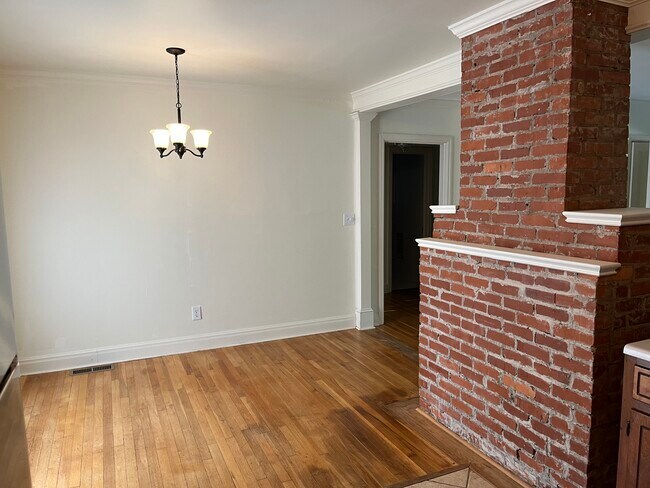 Building Photo - 2733 Thornton Cir SW