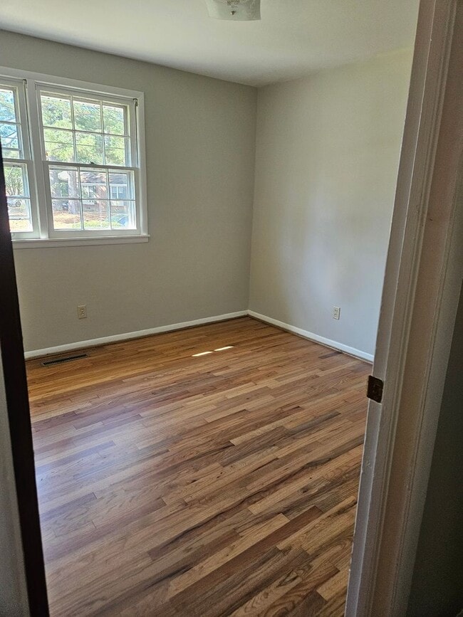Building Photo - 307 Quail Dr
