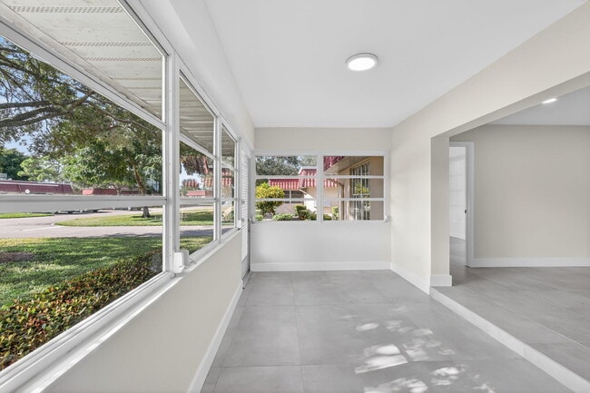 Building Photo - 846 Salem Ln