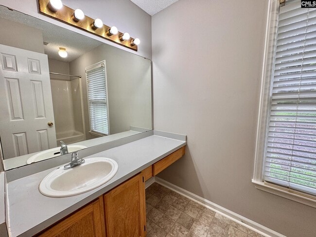 Building Photo - 116 Botany Dr