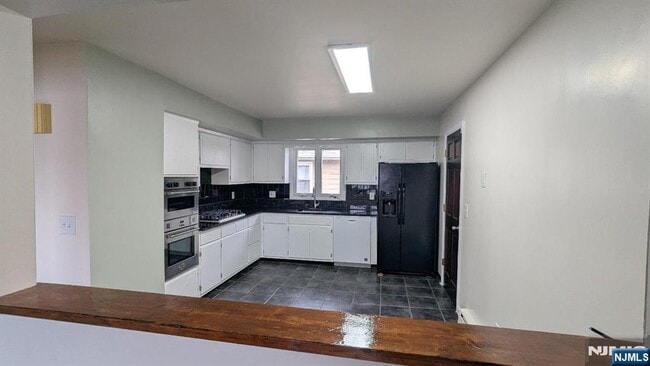 Building Photo - 95 Stefanic Ave