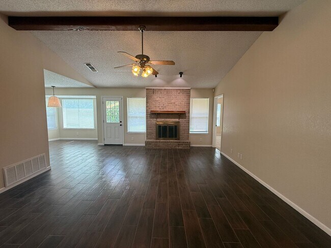Building Photo - 4-Bedroom House for Rent in Killeen