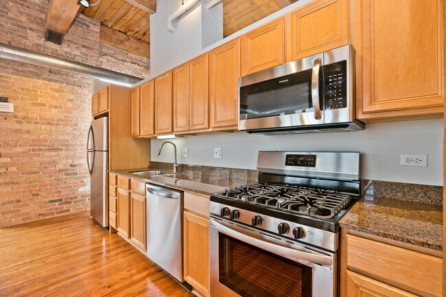 Building Photo - 625 W Jackson Blvd