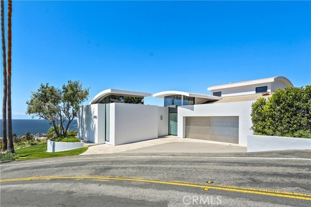 Building Photo - 940 Summit Dr