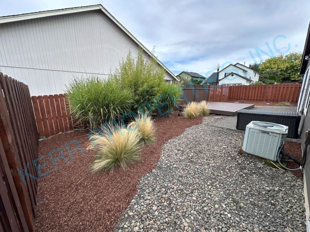 Building Photo - Charming 3-Bed Oasis on SE Sedona Dr - Spa...