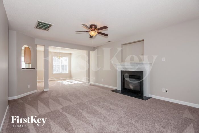 Building Photo - 634 Longacre Dr