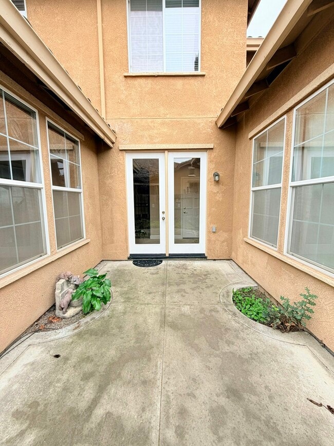 Building Photo - 1680 Whispering Wind Dr