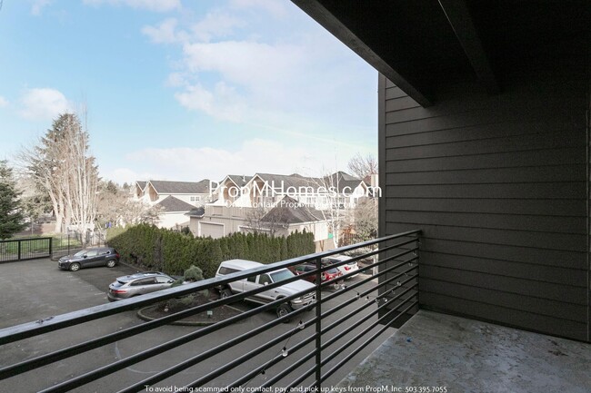 Building Photo - Luxury One-Bedroom Condo in Downtown Gresh...
