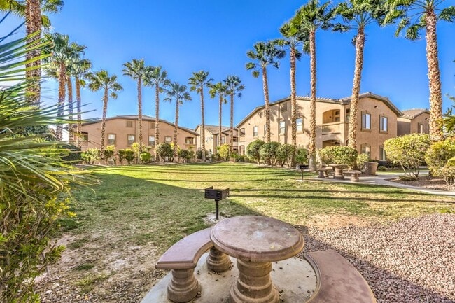 Building Photo - Lovely 3-Br Condo in a Guard Gated Community in the Southwest Area