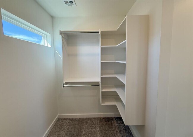 Building Photo - 13112 Maplewood Ave