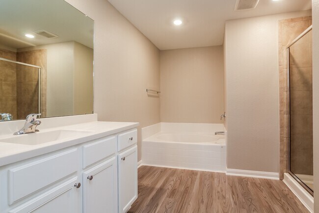 Building Photo - 27064 Leonardo Dr