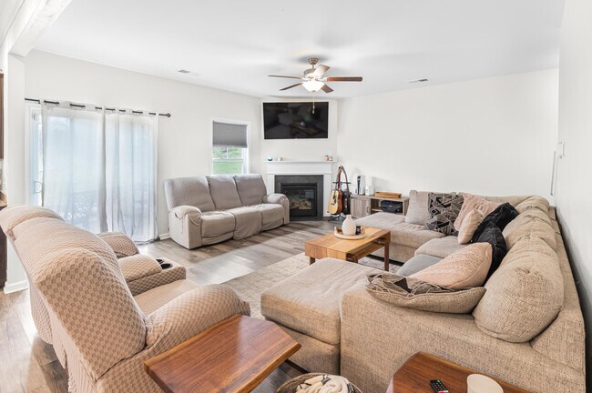 Building Photo - 4105 Thimbleberry Dr