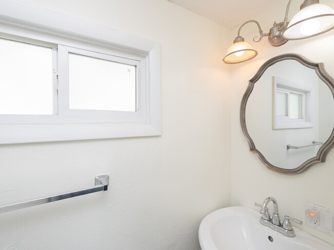 Building Photo - "Charming 2-Bed Furnished Annual Retreat i...