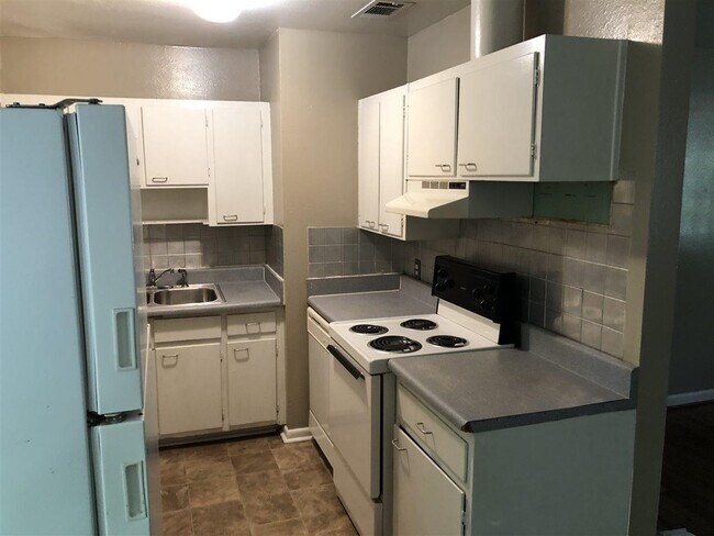 Building Photo - 1811 Atkamire Dr