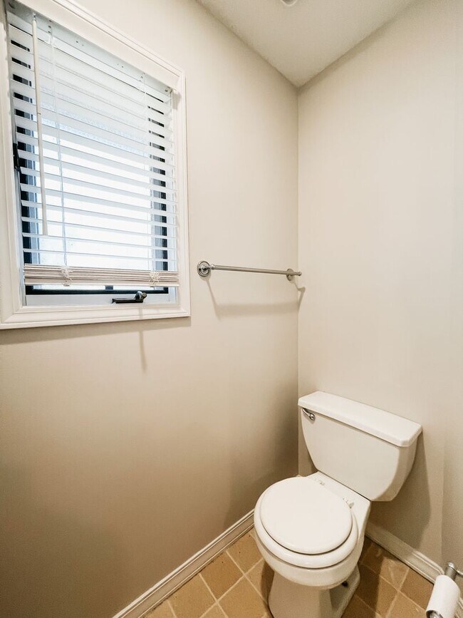 Building Photo - Southwest Springfield - Kickapoo High