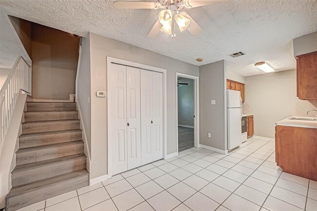 Building Photo - 17103 Blackhawk Blvd