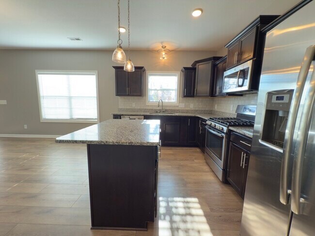 Building Photo - 1325 Millet Dr