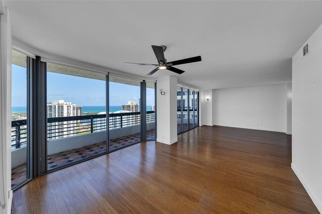 Building Photo - 3500 Mystic Pointe Dr