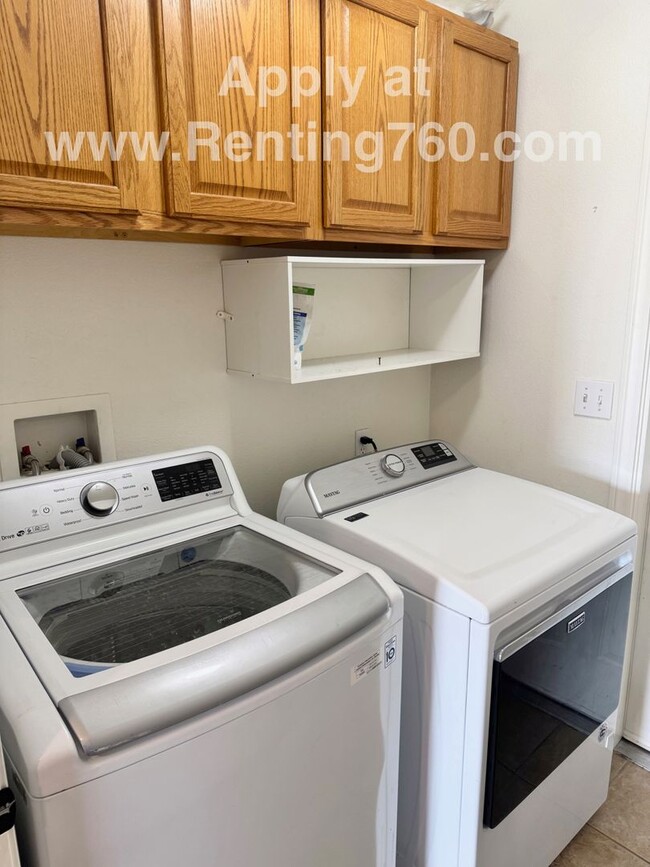 Building Photo - Rare and Spacious 4 Bedroom Indian Cove Home with Solar Panels!