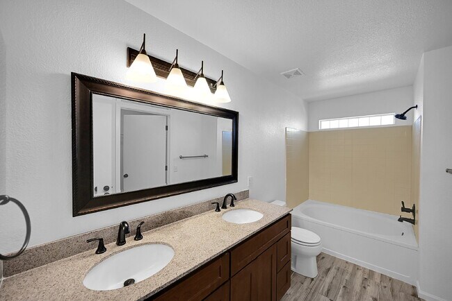 Building Photo - $2,640.95, $300 off the first month's rent, 4 Beds - 2 Bath, Single Family Home in Denver with 2-...