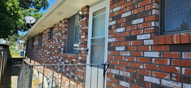Building Photo - Cleveland Avenue