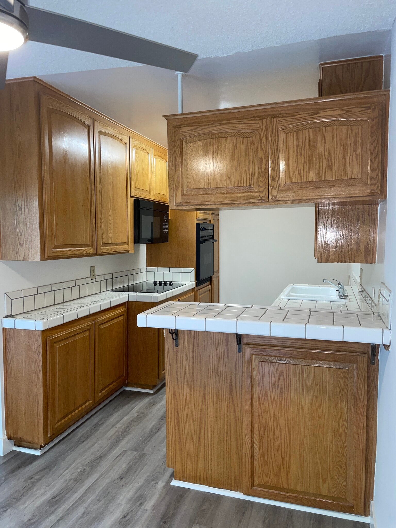 Building Photo - 17424 Burbank Blvd