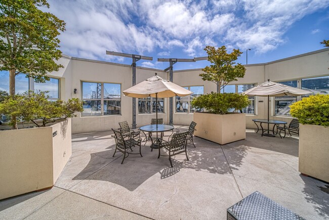 Building Photo - South Beach 23rd Floor Views! Bring pets! ...