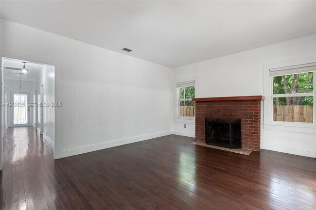 Building Photo - 2465 Inagua Ave