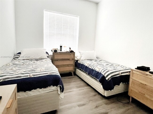 Building Photo - 1901 Cedar Ct