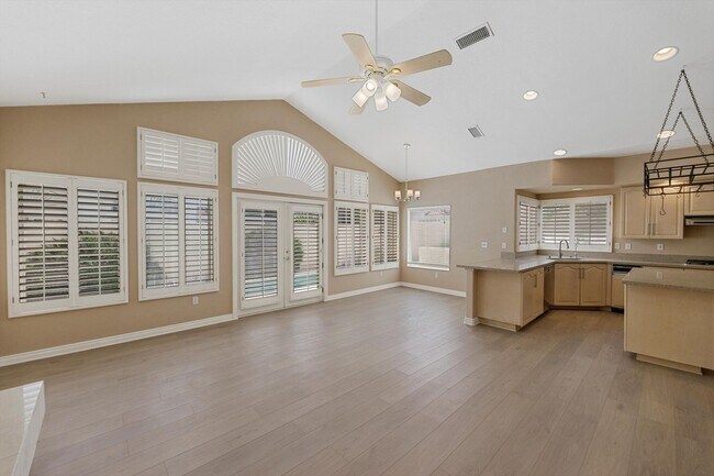 Building Photo - 8133 Horizon Lake Dr