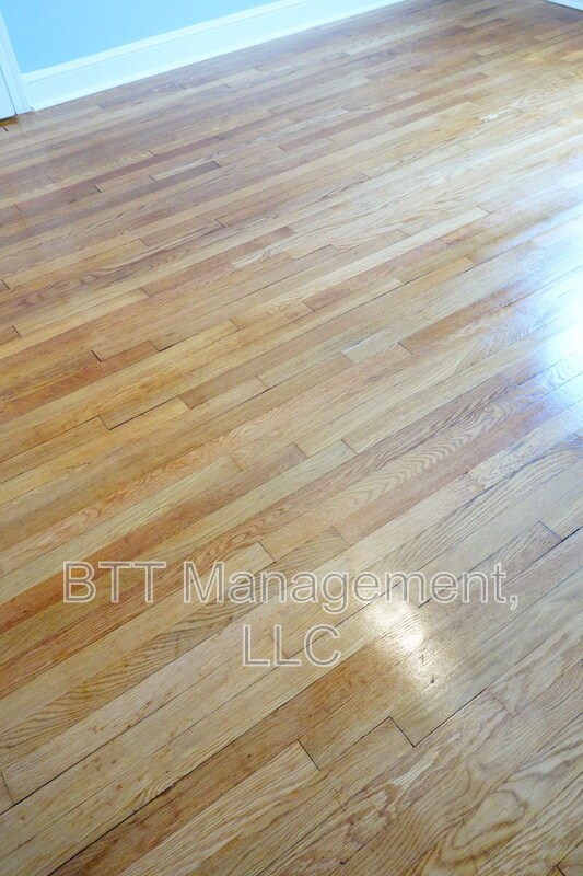 Building Photo - 812 Greenwood Cir