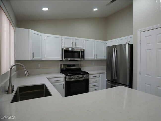 Building Photo - 8221 James Grayson Dr