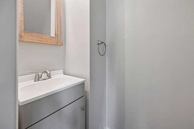 Building Photo - BG - GA6420