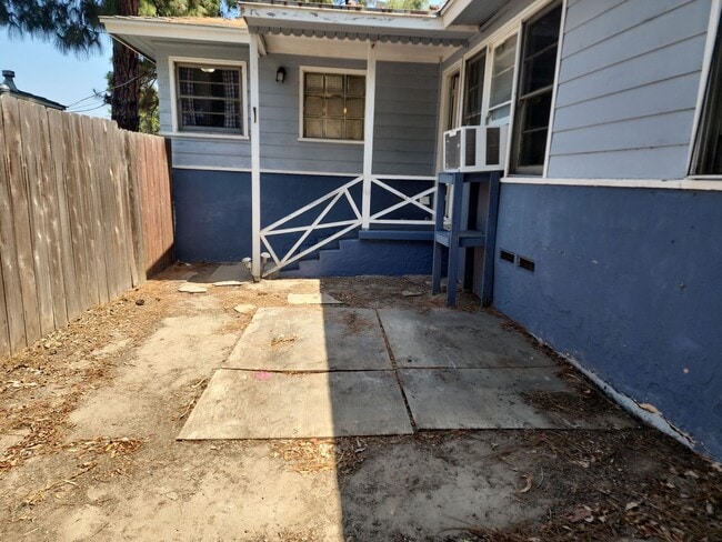 Building Photo - 5000