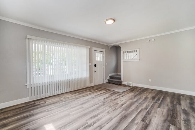 Building Photo - 625 Colima Dr