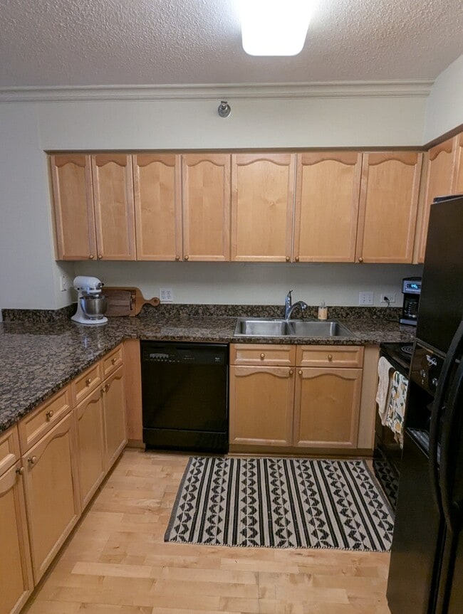 Building Photo - 512 N McClurg Ct