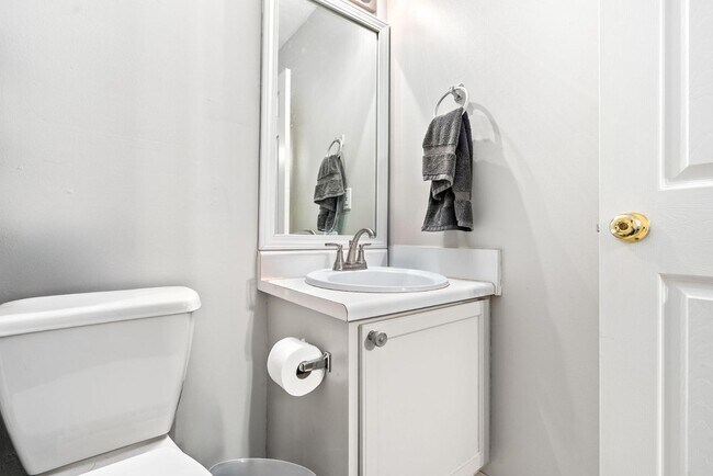 Building Photo - 324 N Ross St