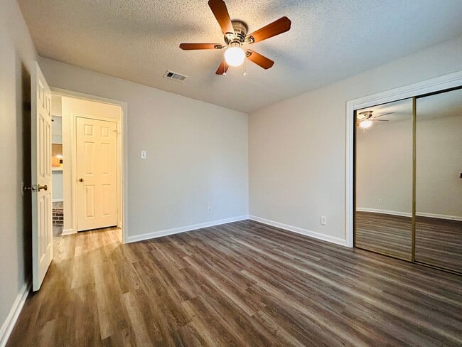 Building Photo - 9317 Kempler Dr